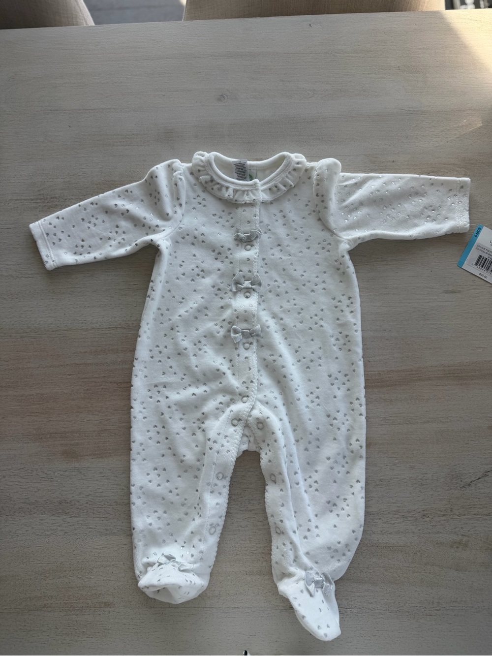 Little Me Baby Girl Metallic Hearts Velour Footie in White Silver, 6 Months NWT